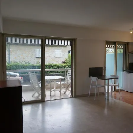 Juan-les-pins Residentiel, Grand Studio Proche Plages Et Commerces Antibes